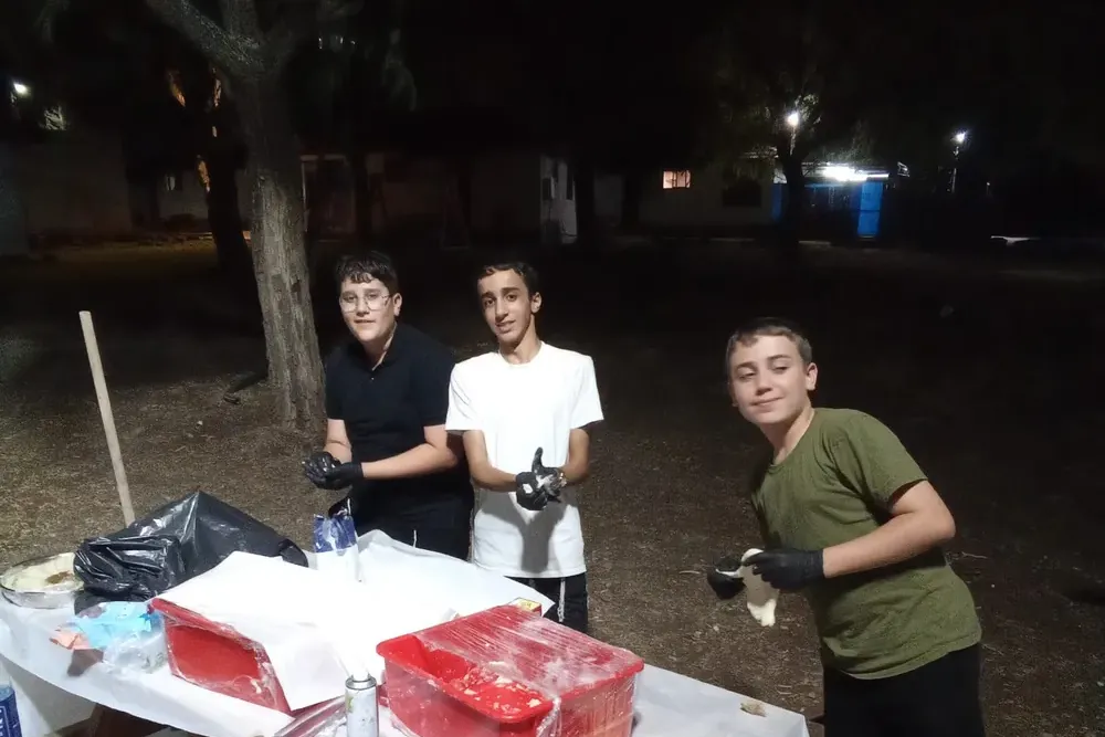 יב יודעים לפנק