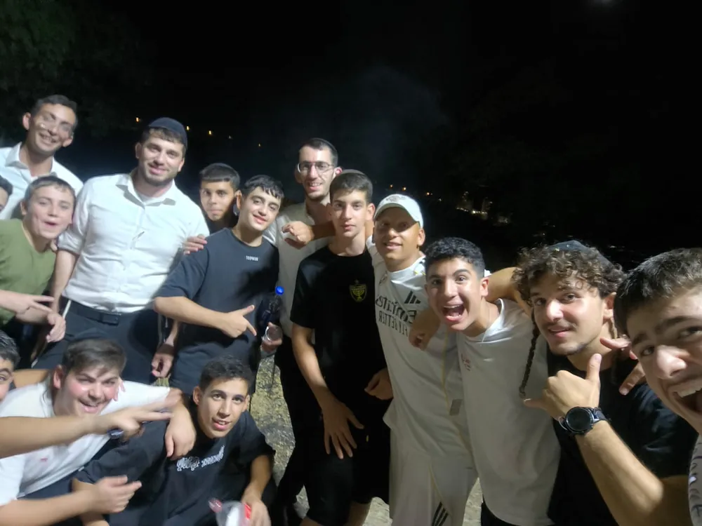 תלמידי כיתות ט ו-יא והמדריכים - גיבוש כיתות ט ו-יא, מהמשימות ועד המדורה