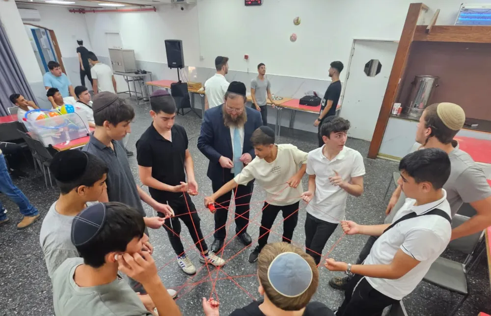 כולנו באותו מעגל