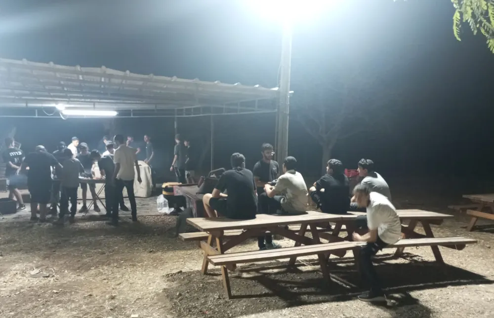 בין שנה לשנה