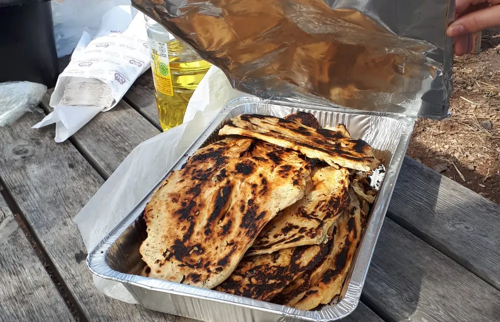 פיתות טריות מהמדורה