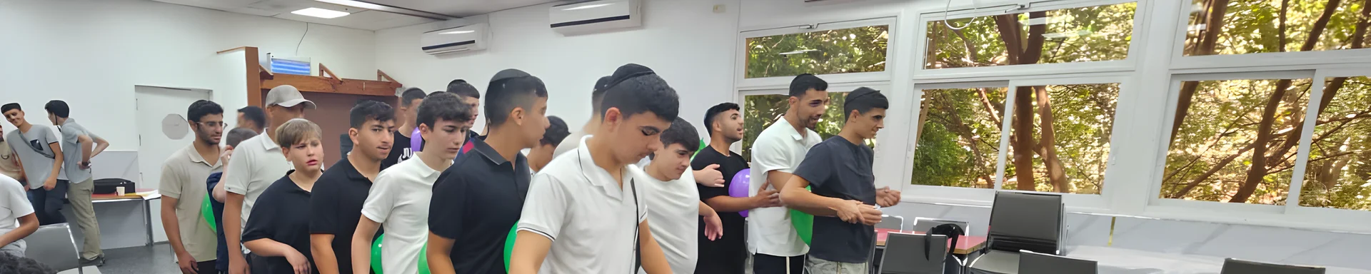 כולנו באותו מעגל