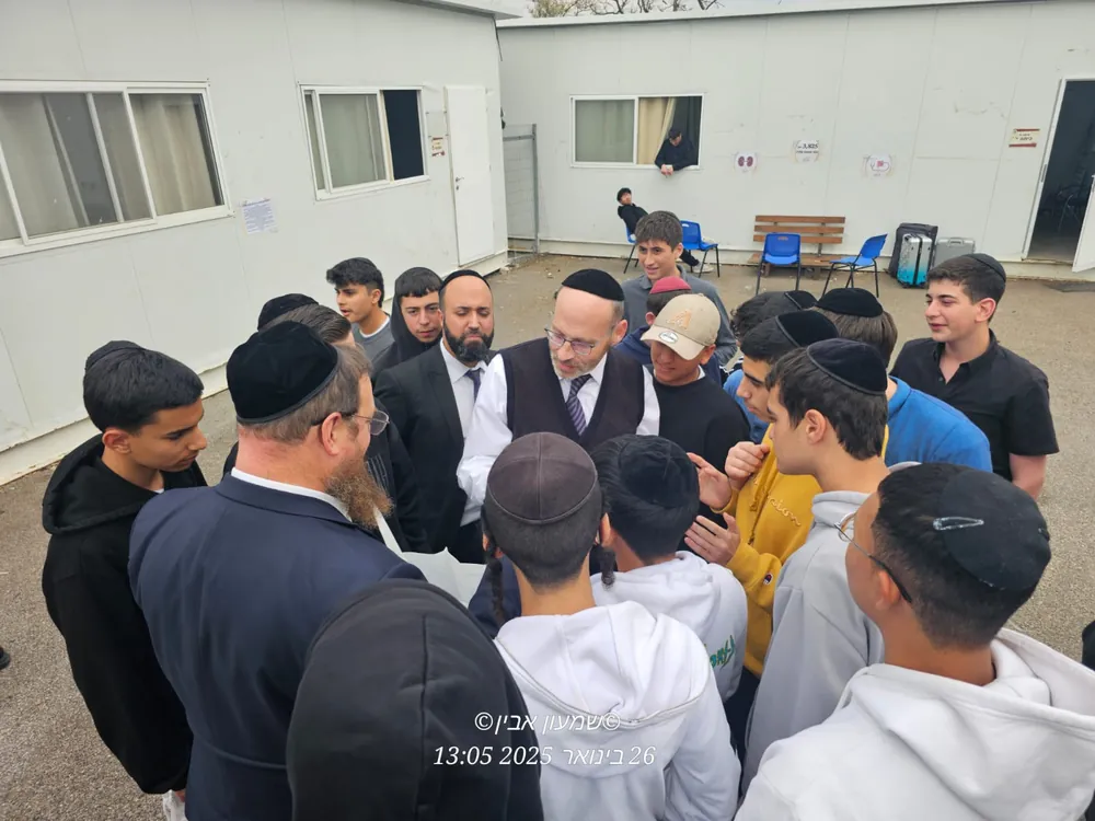 מבצע חזק וברוך - מבצע ׳חזק וברוך׳ - מהתחייבות על הקיר ועד החלוקה