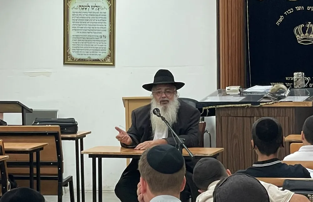 הרב שלמה לוינשטיין שליט״א מדבר בבית המדרש - הרב לוינשטיין אצלנו