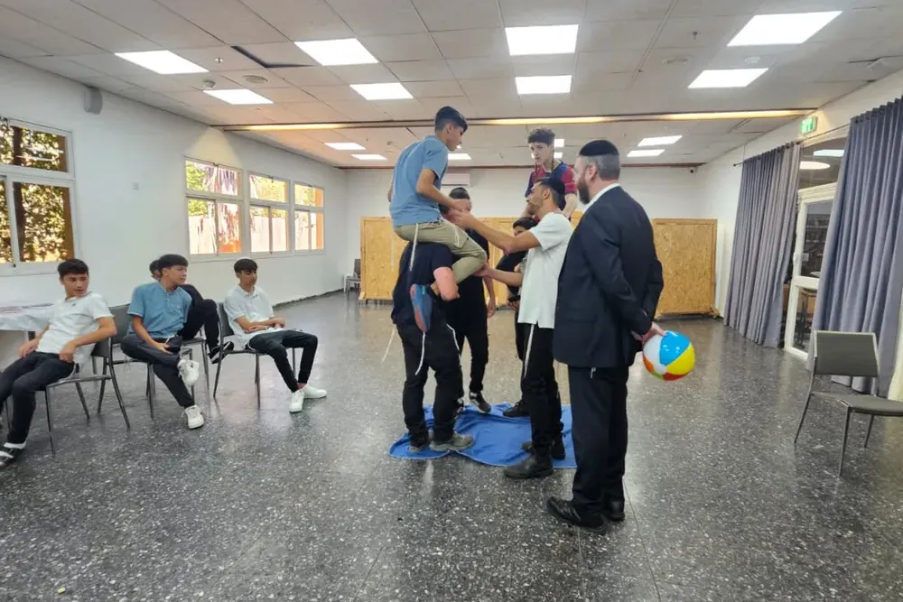 כולנו באותו מעגל